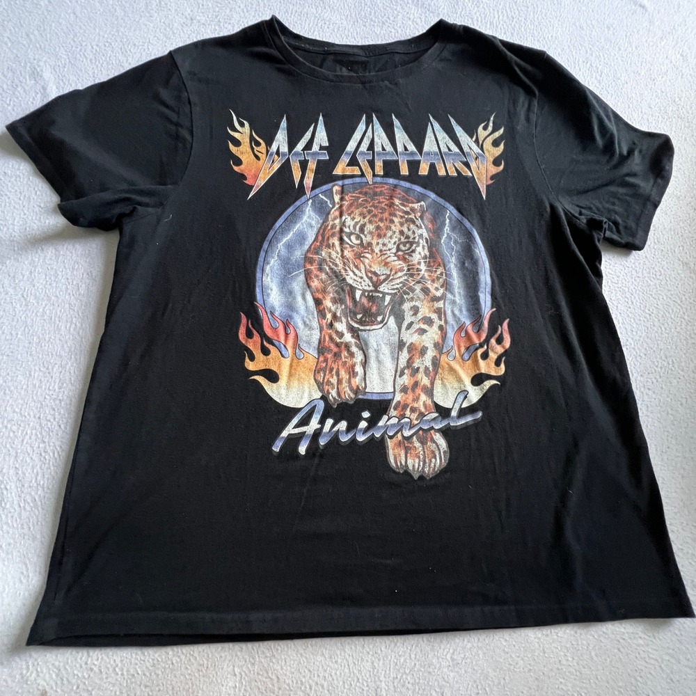 Def Leppard Graphic T Shirt XL Animal Print Band Black‎ Short Sleeve Rock Band
